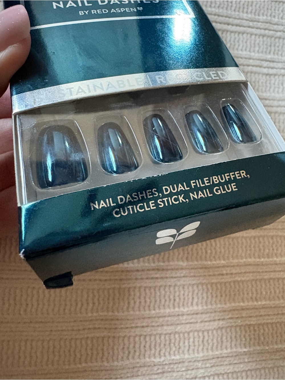 Pop Nail Dashes Red Aspen Press-On Nails Deep Blue Green Skating With Salma